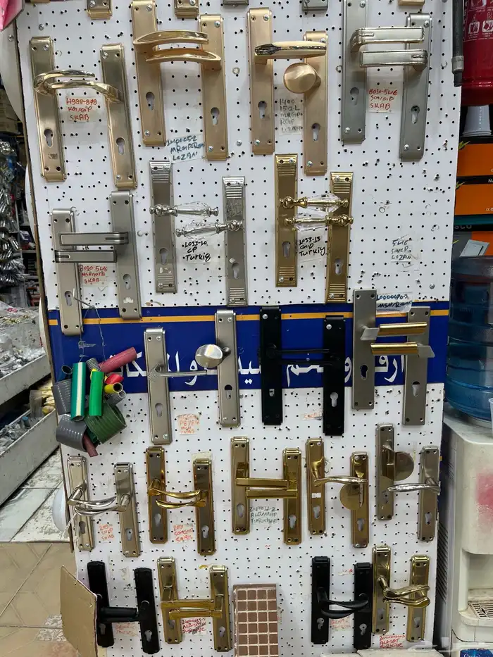 بناء جميع ما يحتاج من ادوات تشطيب 12