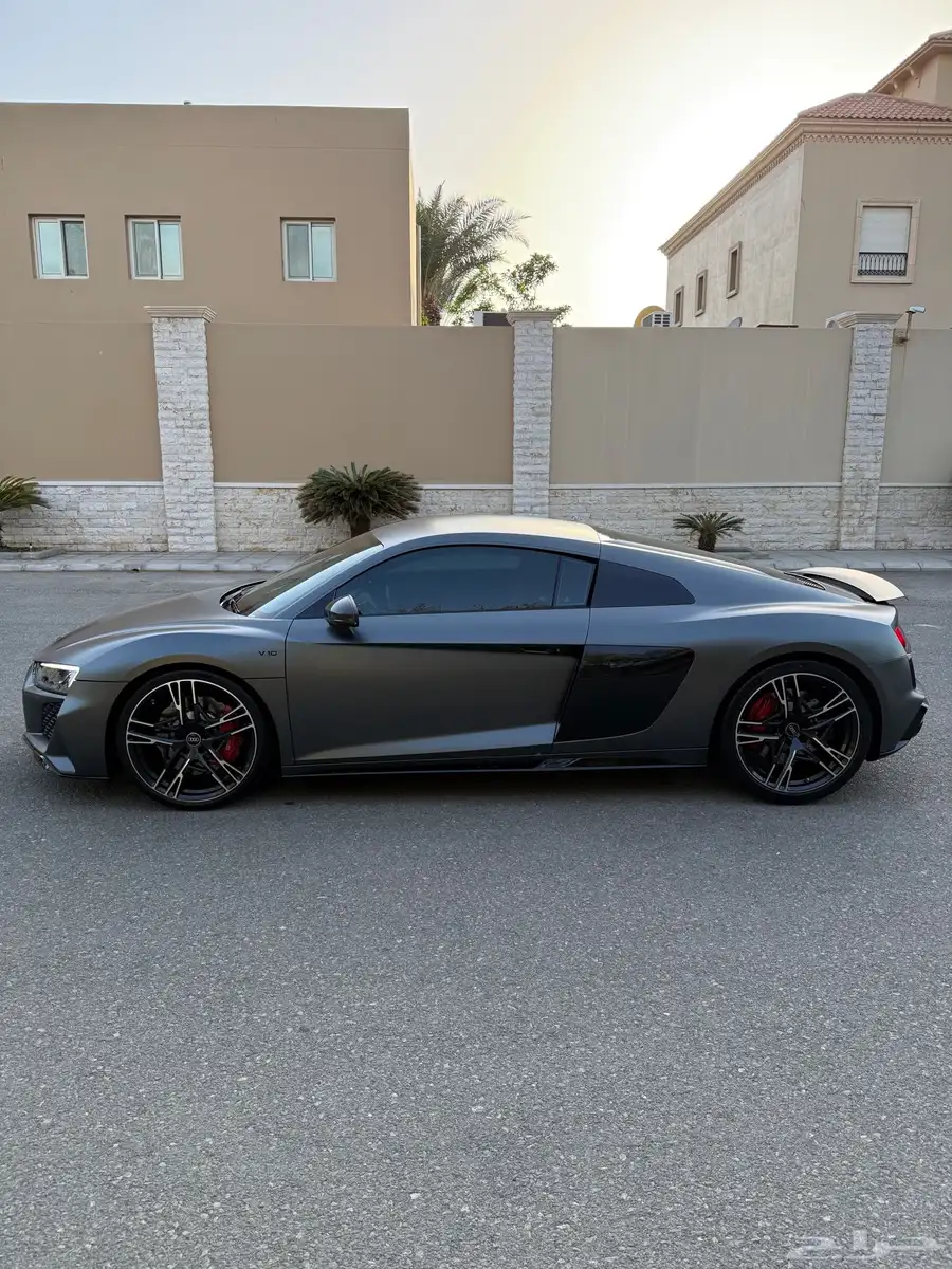 Audi R8 black Edition under warrenty index