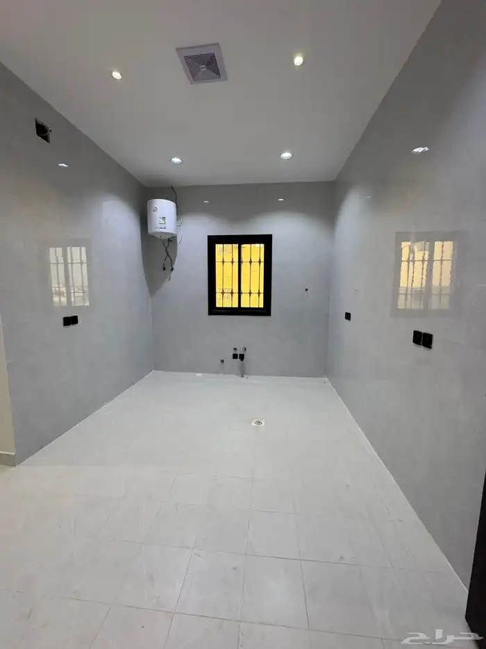 للبيع دور ( شقتين ) بصك حي البيان 5