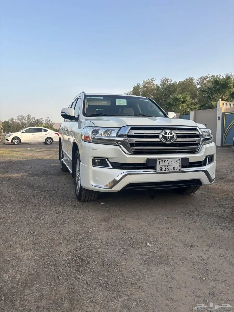 لاندكروزر GXR V8 2018 0