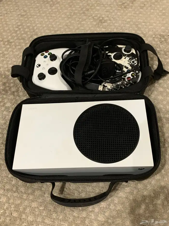 السلام. عليكم اعرض لكم XBOX جديده استخدام شهرين بس 3