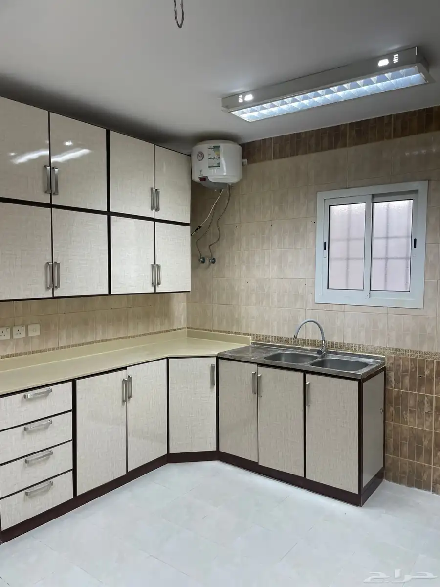 شقة سكنية في فيلا في الدور الثالث 12