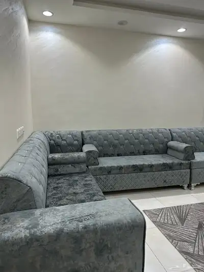 كنب مجلس رمادي نظيف 2