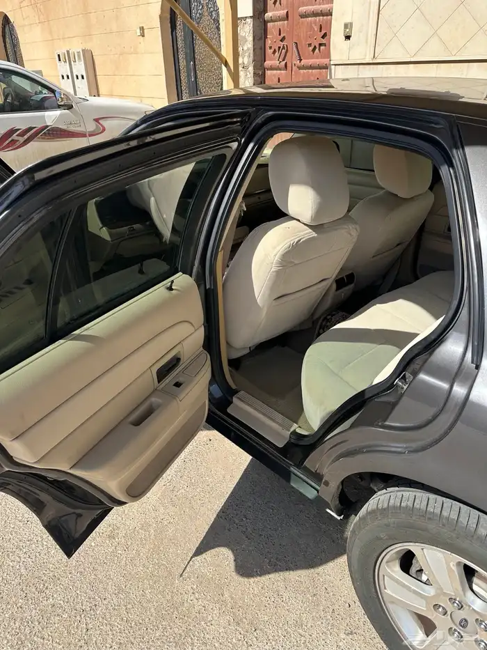 فورد فكتوريا 2011 6