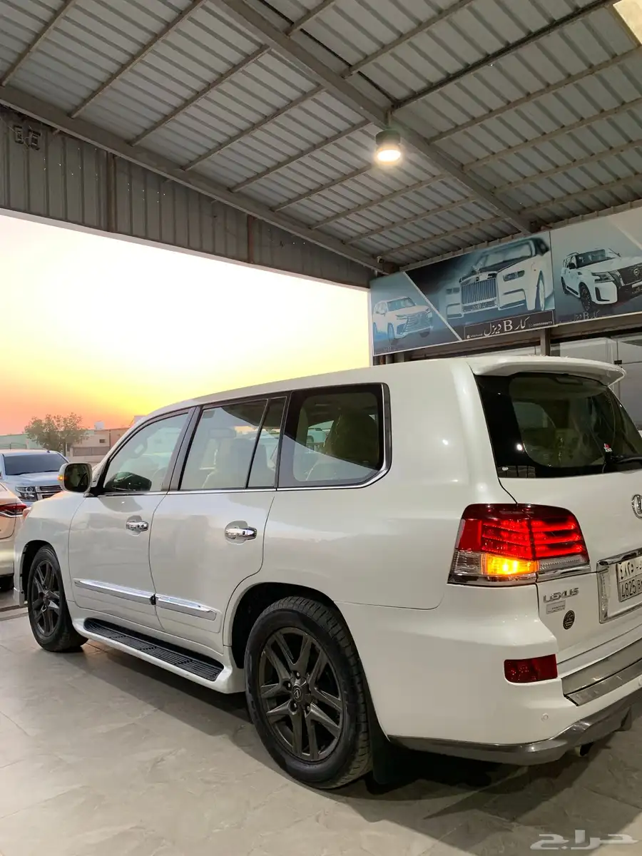 لكزس LX570 2015 5