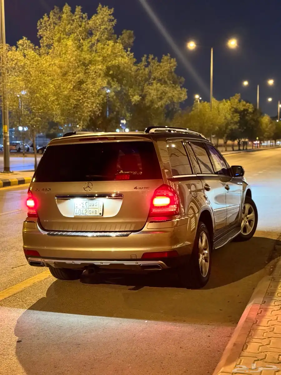 مرسيدس جيب GL450 class فل كامل بحالة الوكالة للبيع بسعر مغر 57