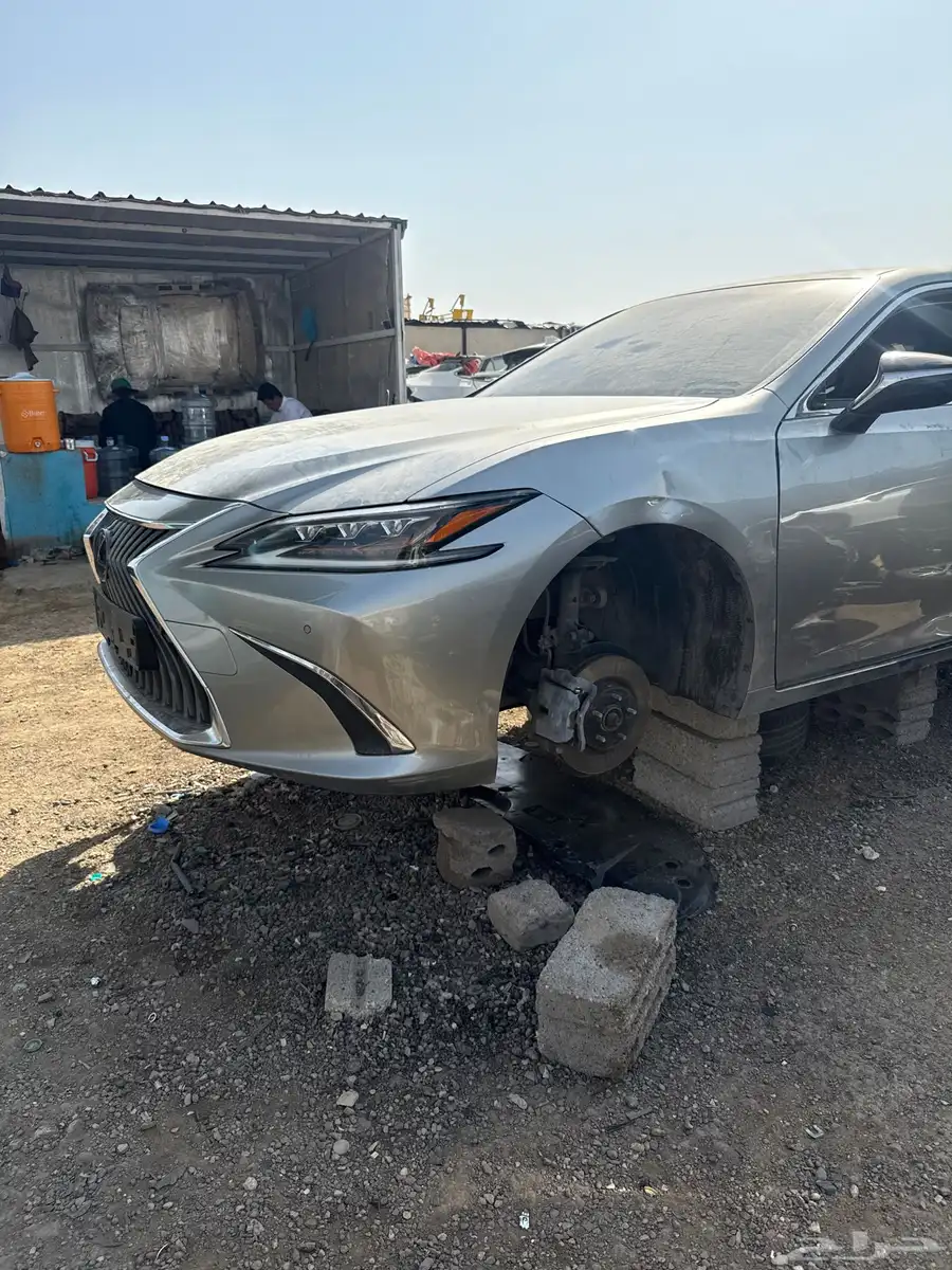 قطع غيار لكزس 4