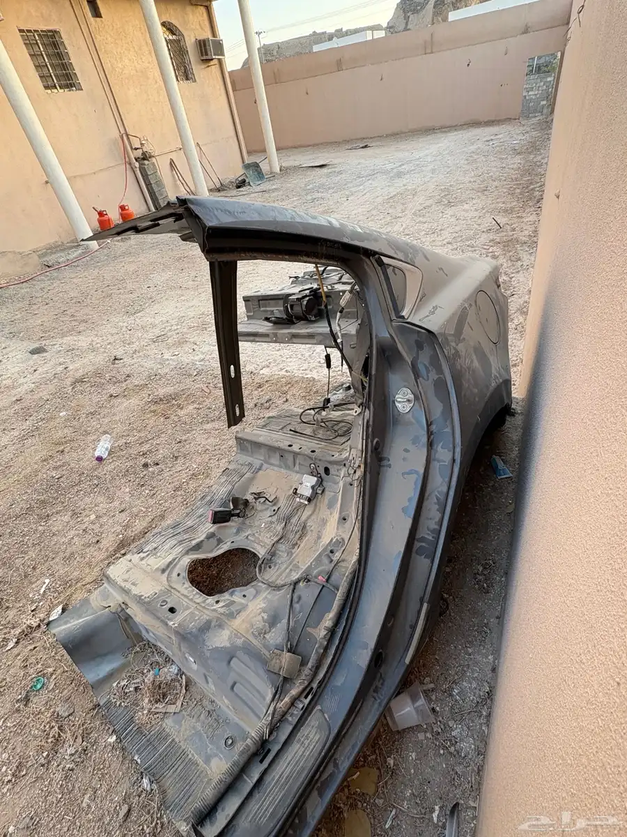 قطع غيار مازدا تشليح رفرف خلفي يسار وباب خلفي يسار 9