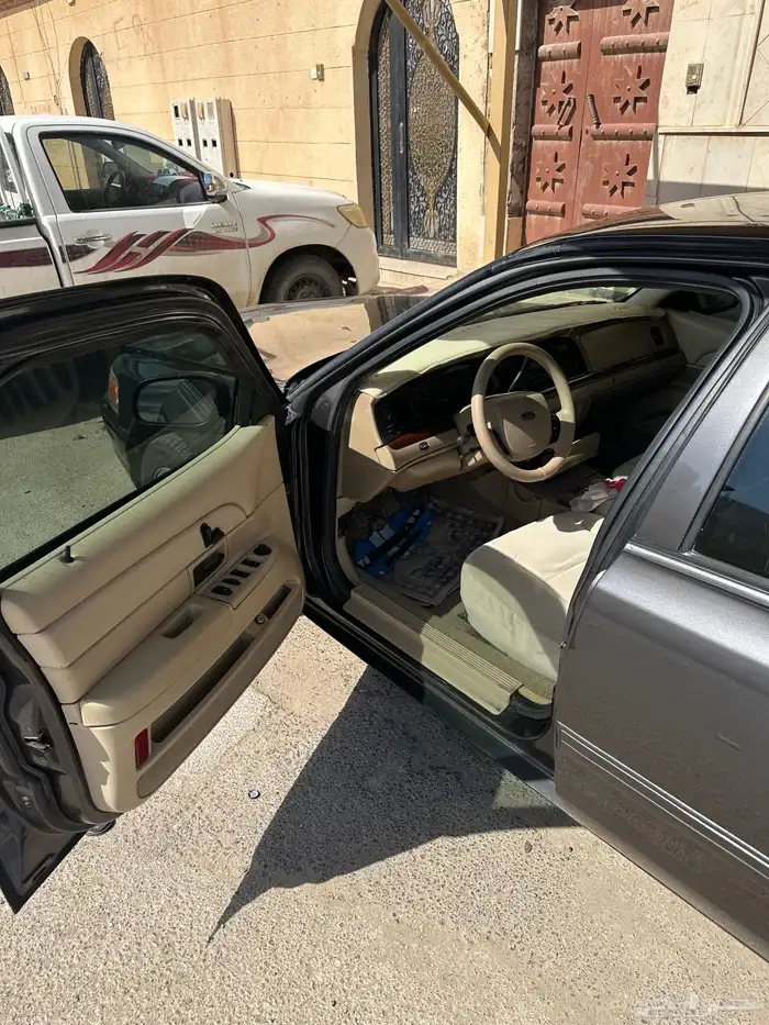 فورد فكتوريا 2011 8