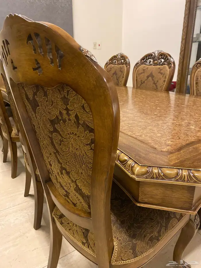 طاوله طعام بطابع فاخر نظيفه 1