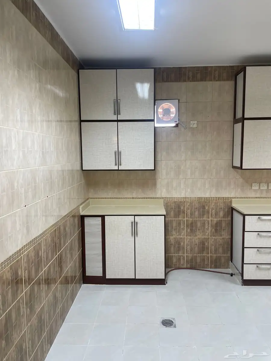 شقة سكنية في فيلا في الدور الثالث 10