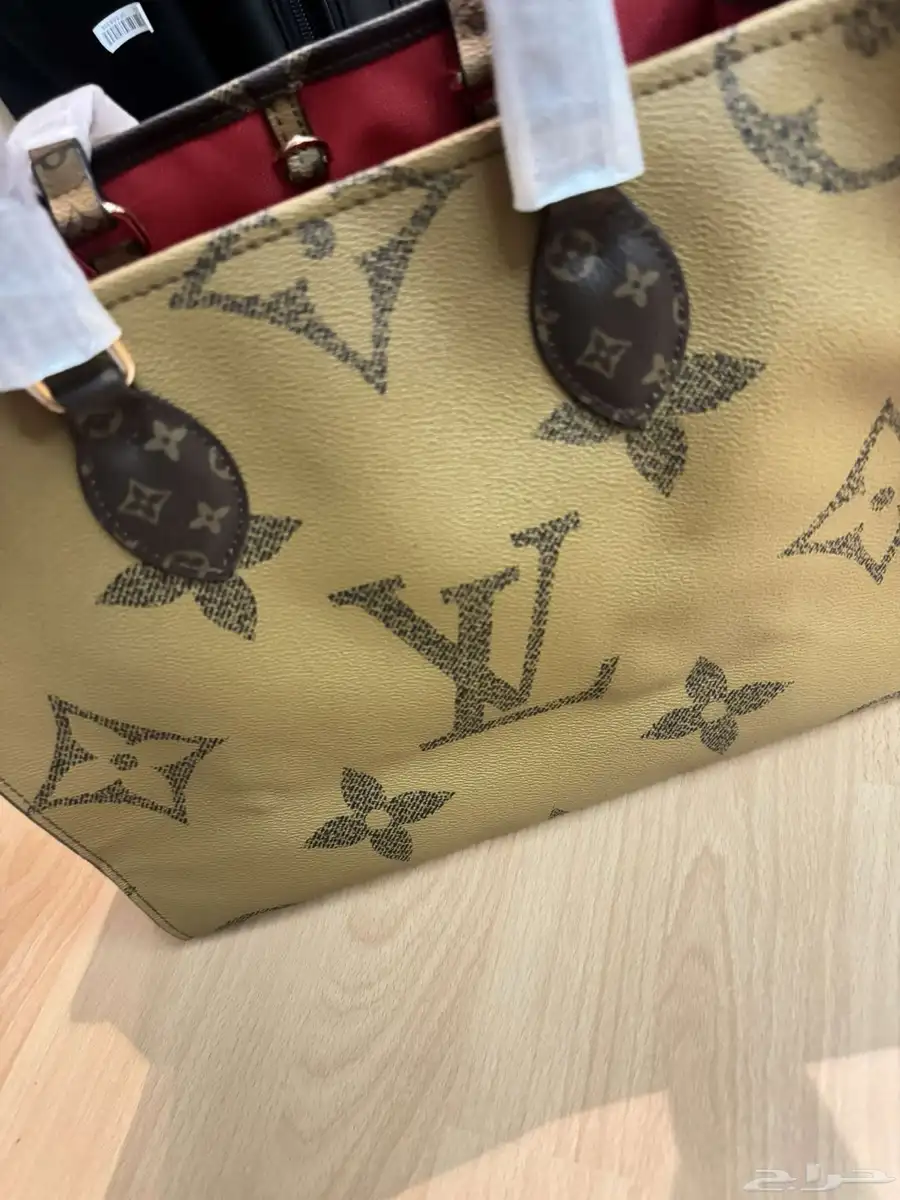 للبيع شنطه Louis Vuitton 0