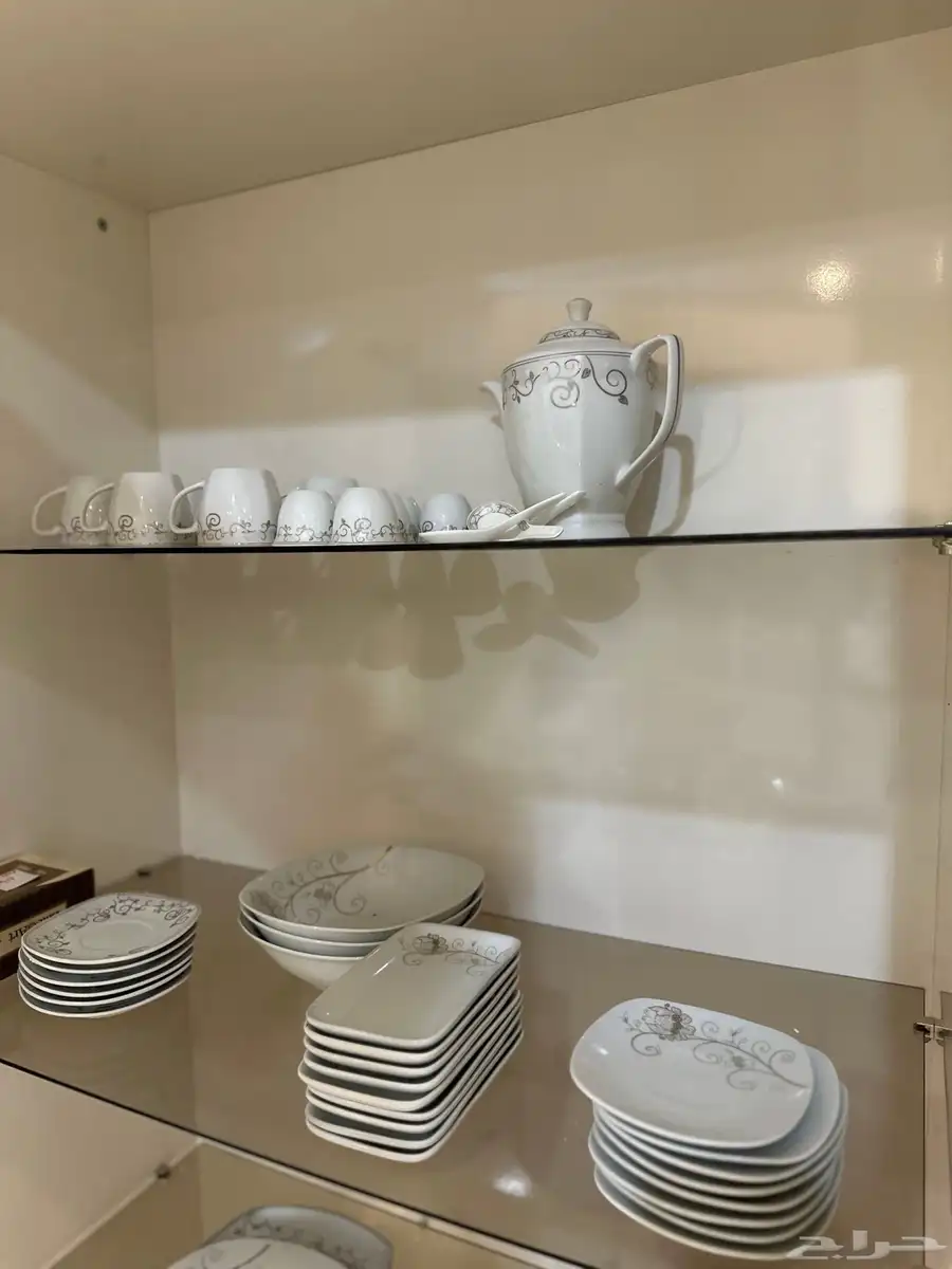 طاولة طعام 8