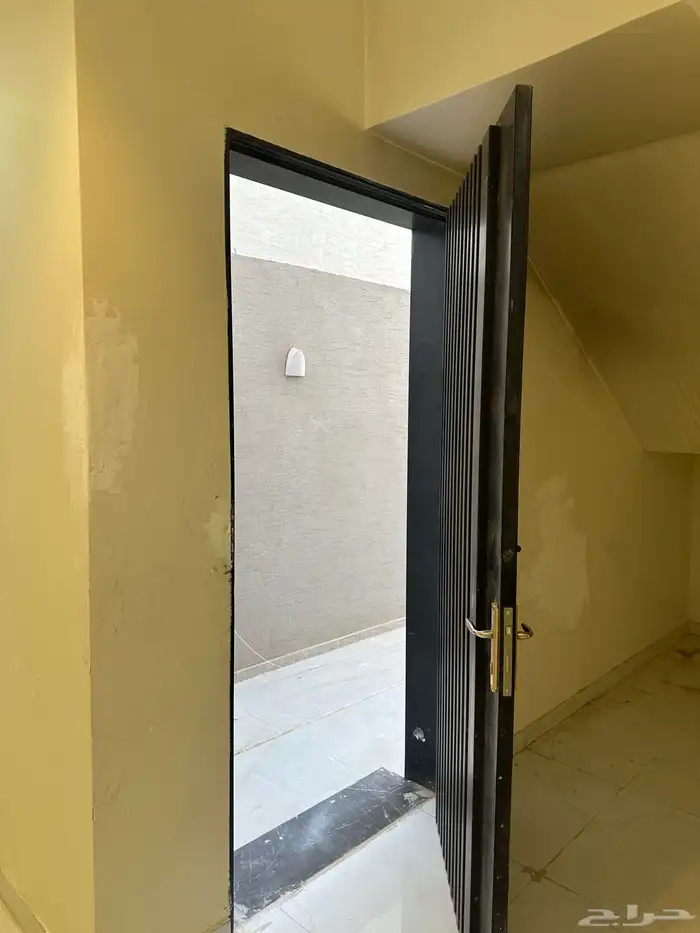 فله للبيع حي بدر الحد 850 000 8