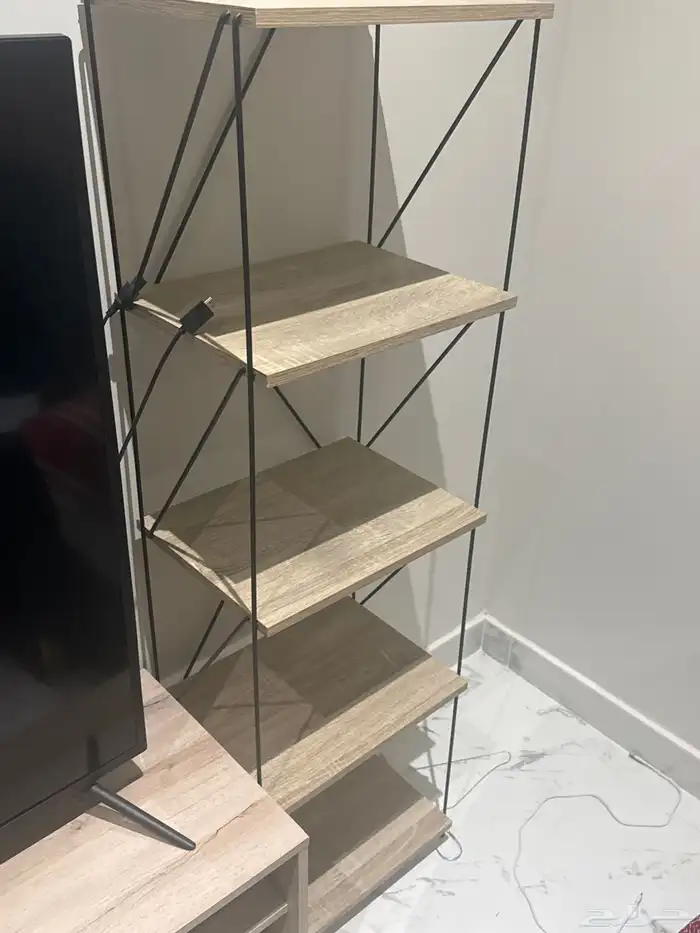 طاوله للبيع على السوم 0