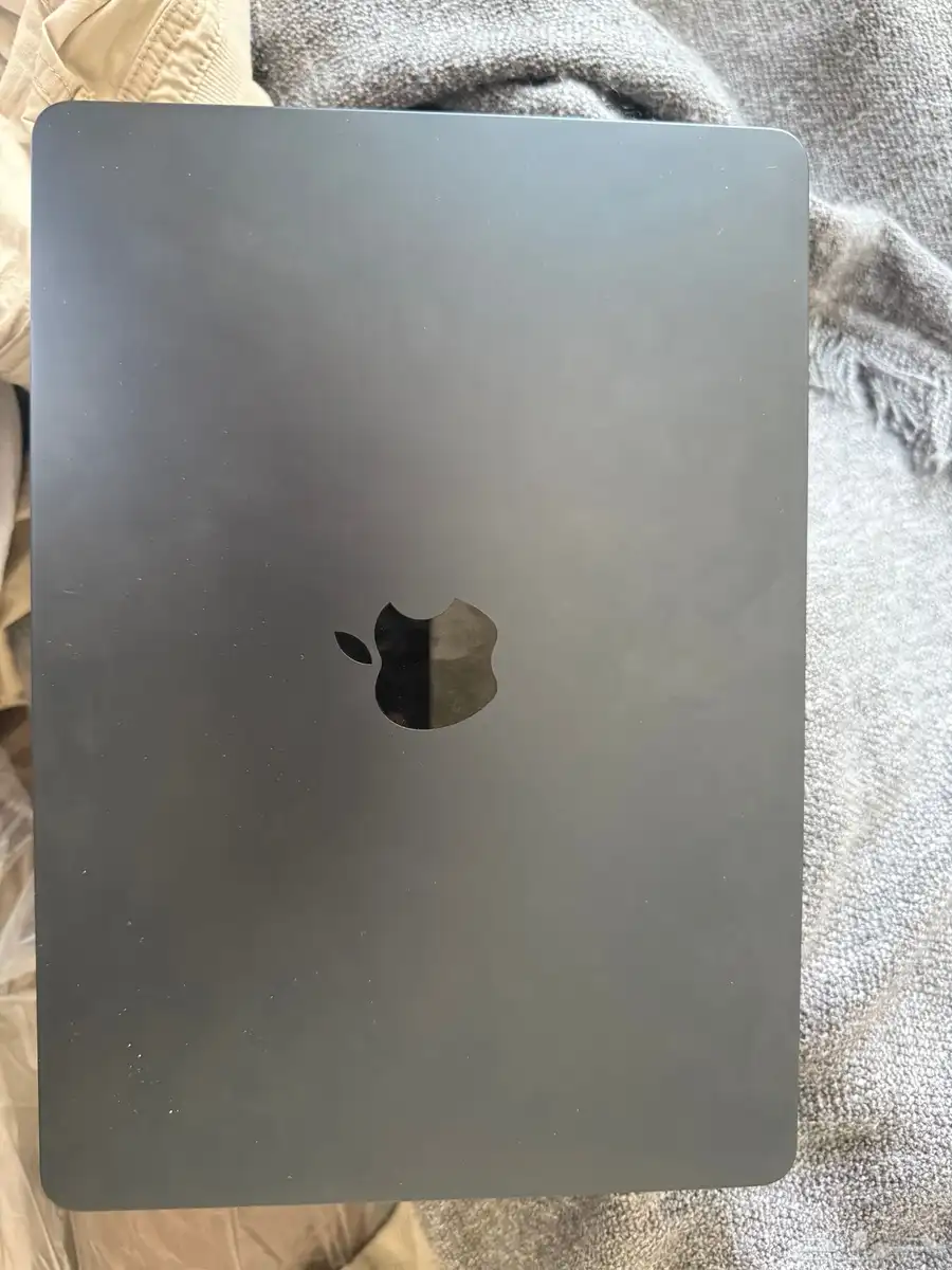 لابتوب ابل M2 للبيع 1