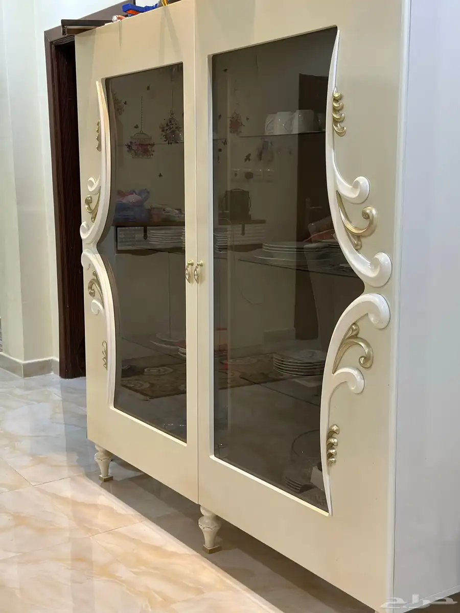 طاولة طعام 12