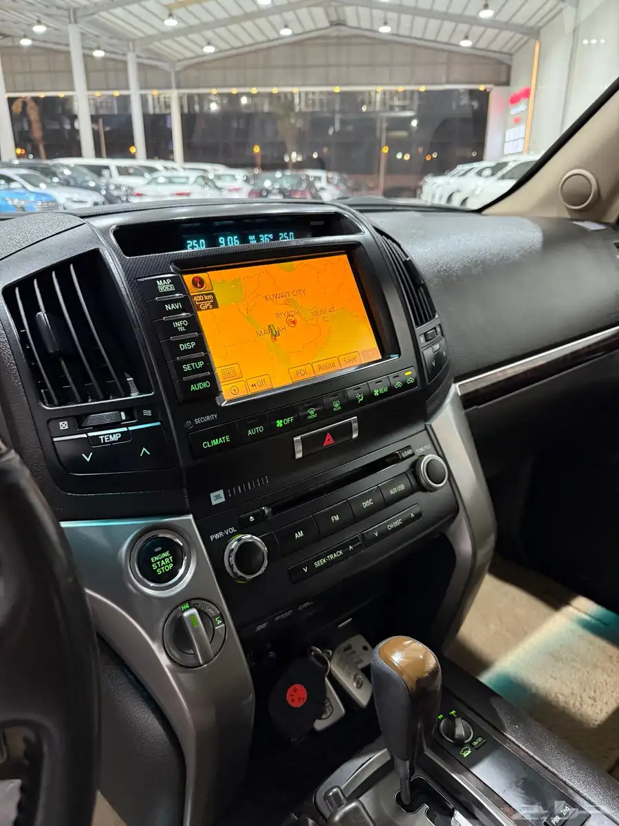 لاندكروزر VXR.2010 سعودي فل كامل تم البيع تم البيع 11