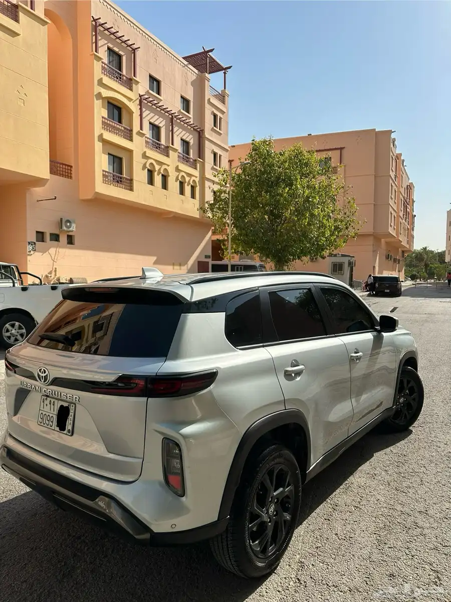 تويوتا اوربان كروزر 2024 GL 7