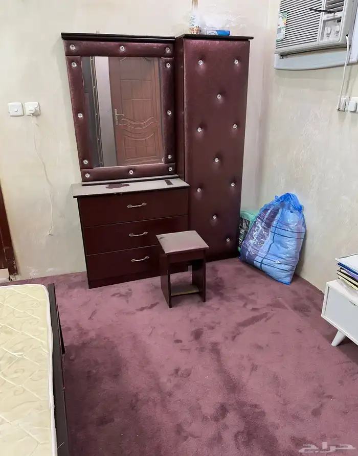 غرفة نوم كاملة شبه جديدة 2