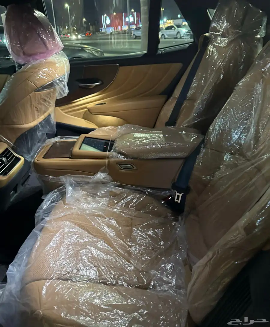 لكزس - Ls500 - هايبرد 2024 (شبه جديدة) 9