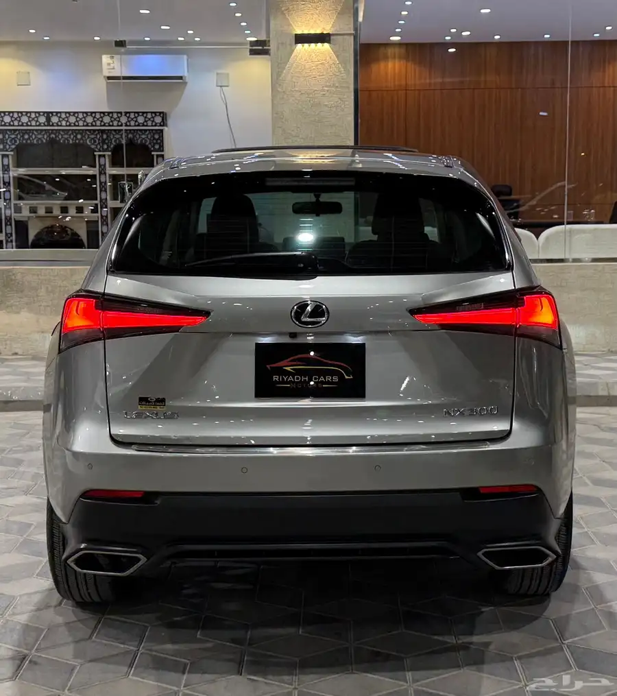 لكزس 2020 NX 300 فل كامل (بحالة ممتازة) 3