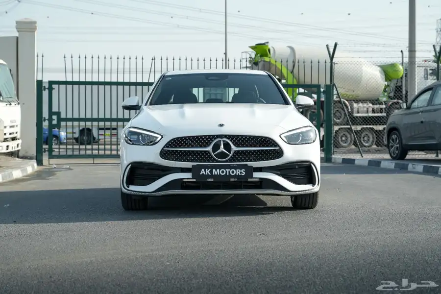 2025 Mercedes-Benz C200L AMG 1.5 جديد اصفار 1