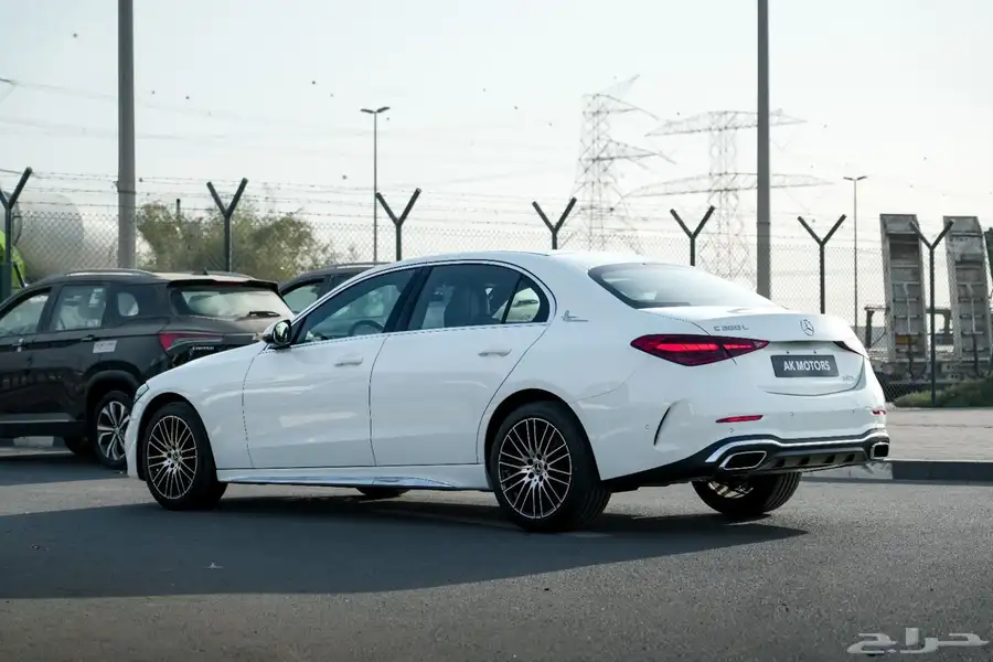 2025 Mercedes-Benz C200L AMG 1.5 جديد اصفار 3