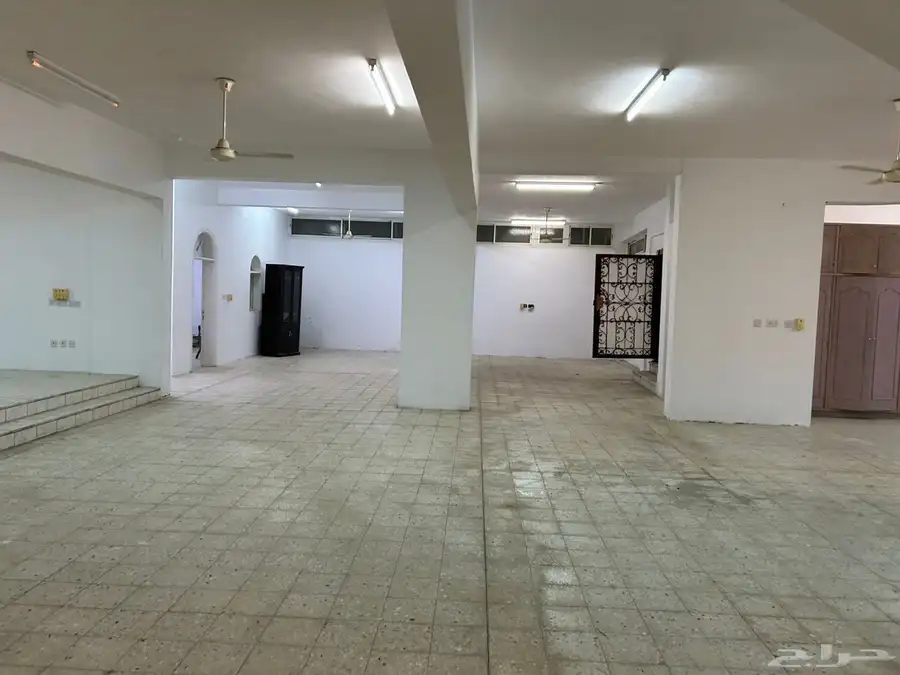 فيلا مع مزرعة للبيع في حي البركة (العيون) 49