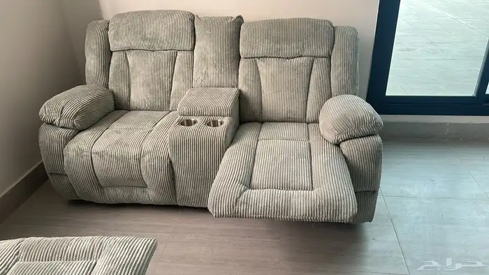 كنب وطاوله طعام لم يستخدموا للبيع 3
