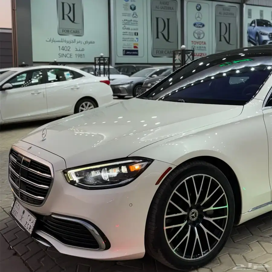 مرسيدس S500 2022 أبيض داخل ابيض 3