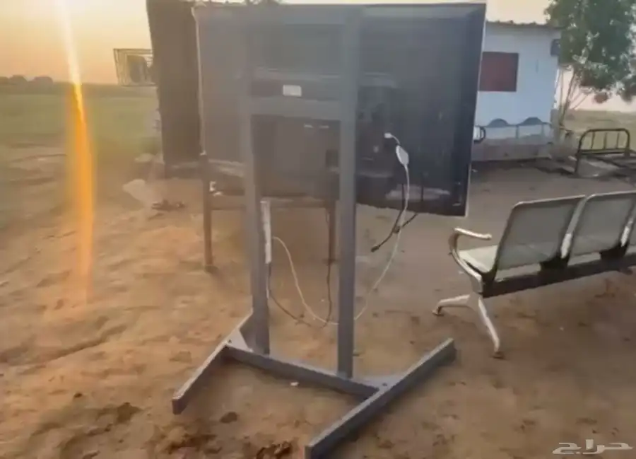 قاعدة و حامل شاشة خارجية 0