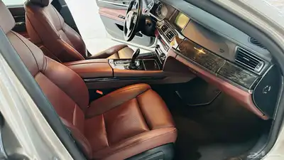 بي ام دبليو 750 iL مخزن ( تم البيع ) 17