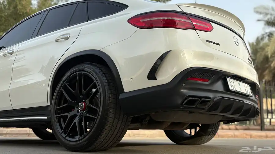 مرسدس GLE63 2016 ( نظيف جدا ) 7