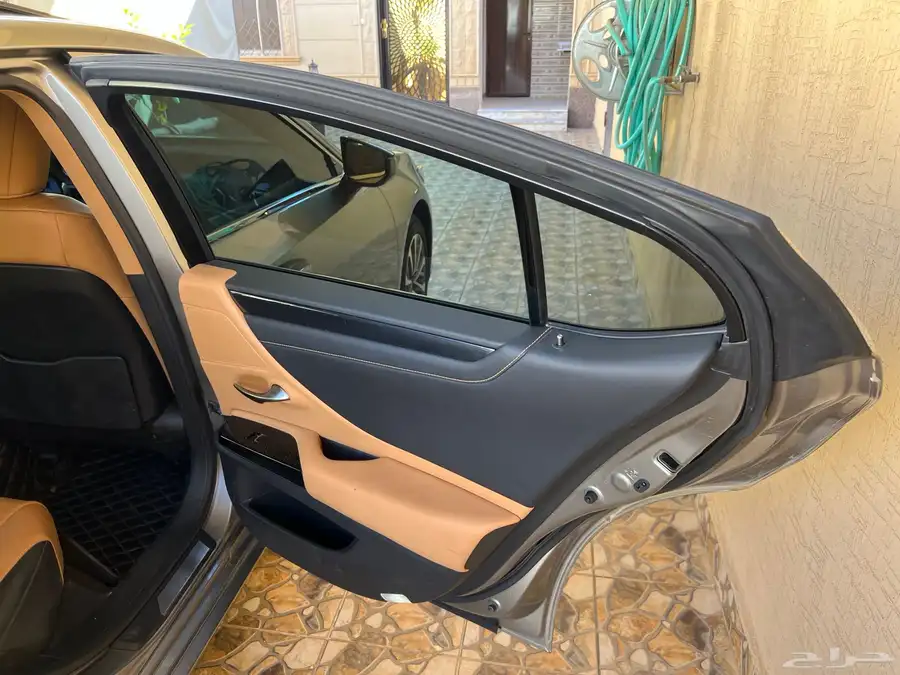 لكزس مديل 2023 حجم 250 ES عبداللطيف جميل وكاالة 55