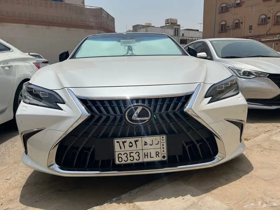 لكزس ES350 DD 2024 سعودي فل كامل بحالة الوكالة ممشى قليل 0
