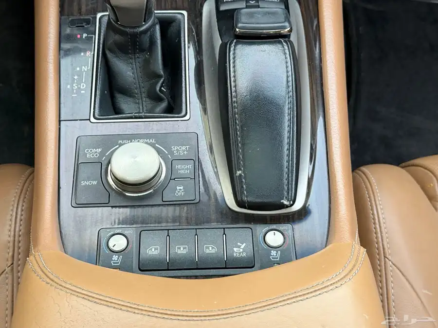 لكزس LS460 موديل 2013 28
