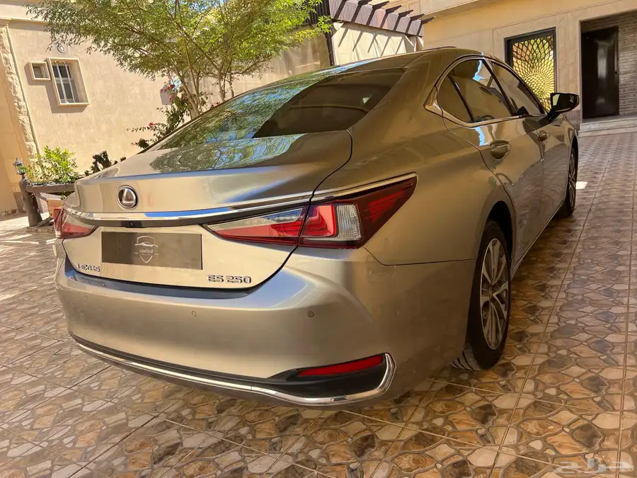 لكزس مديل 2023 حجم 250 ES عبداللطيف جميل وكاالة 2
