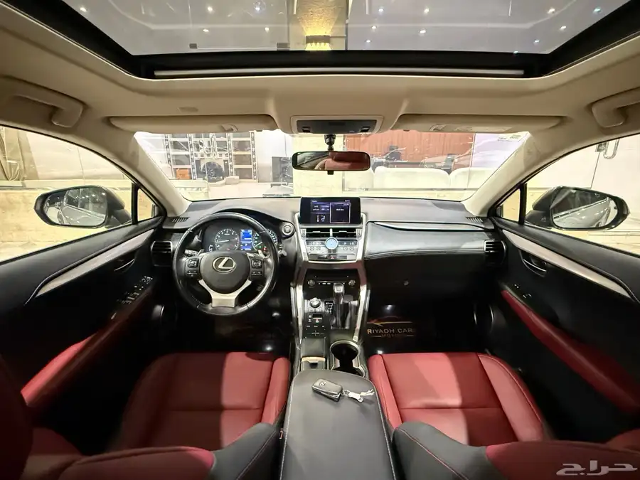 لكزس 2020 NX 300 فل كامل (بحالة ممتازة) 13