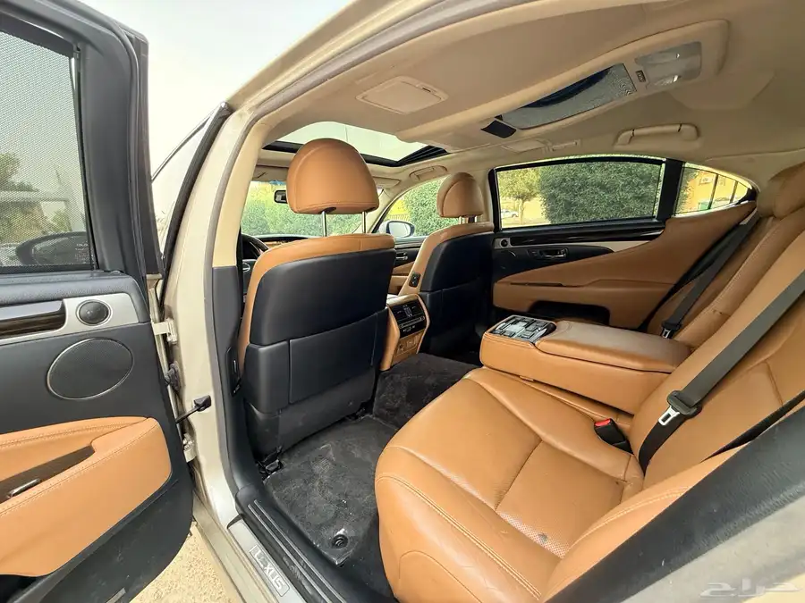لكزس LS460 موديل 2013 35