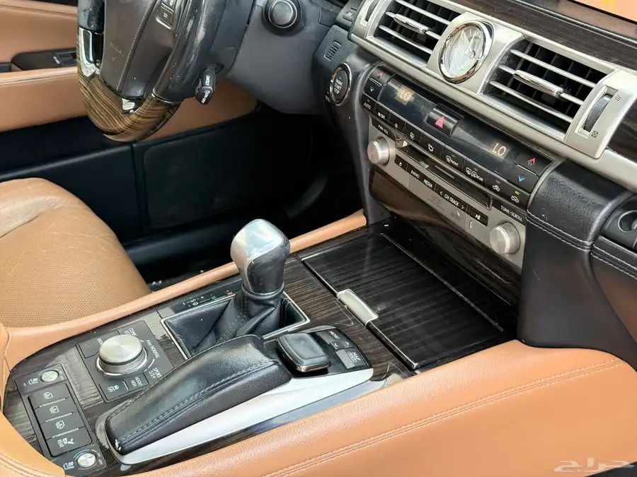 لكزس LS460 موديل 2013 23