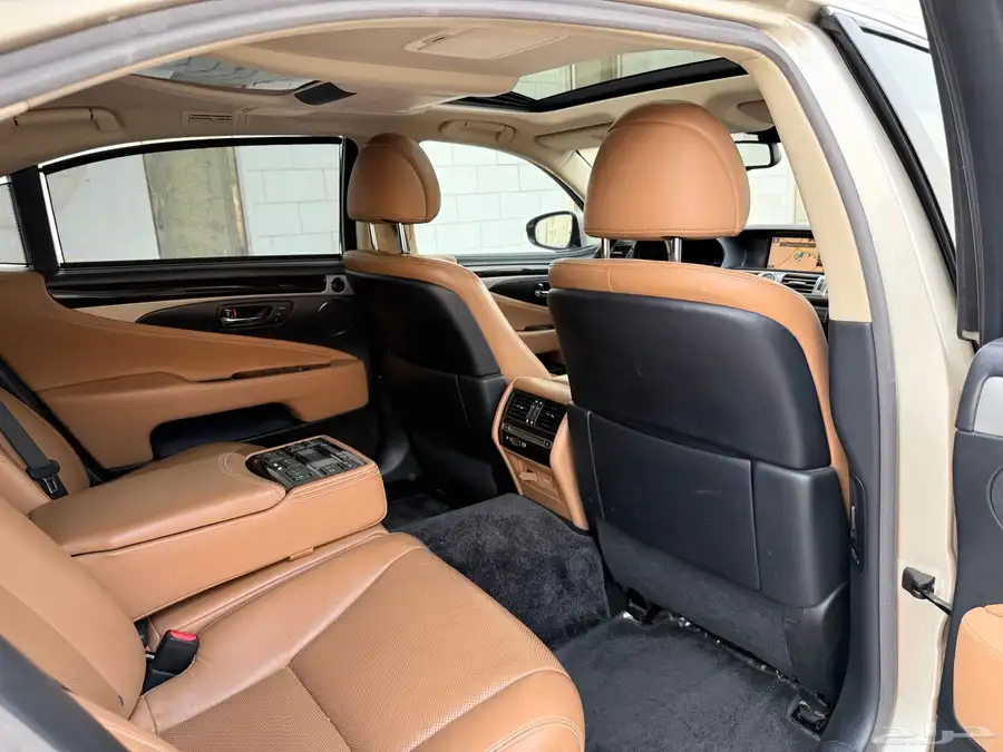 لكزس LS460 موديل 2013 39