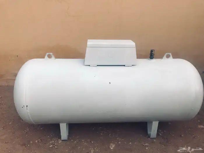 خزان غاز مركزي 1000 لتر للبيع نظيف 0