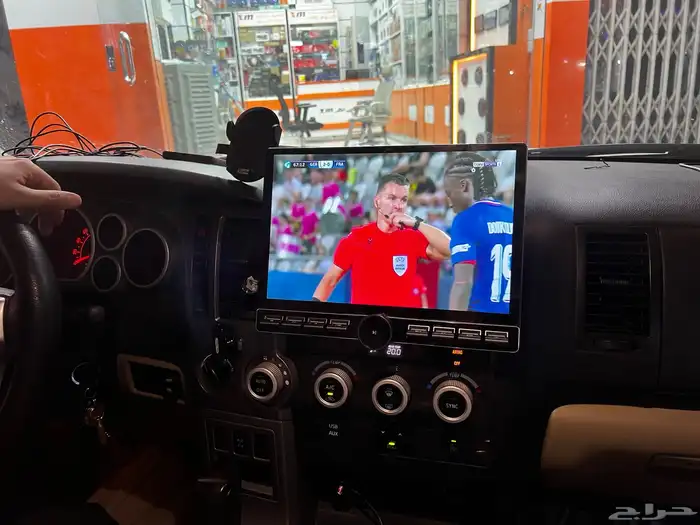 شاشات 12 إنش تركب على أي سيارة 0