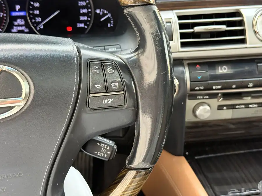 لكزس LS460 موديل 2013 16