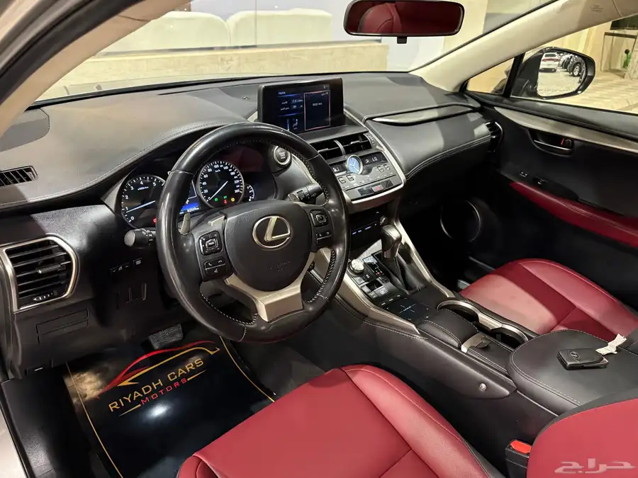 لكزس 2020 NX 300 فل كامل (بحالة ممتازة) 5