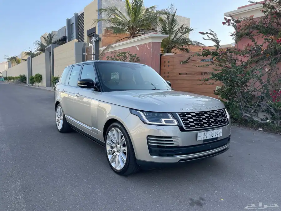رنج روفر فوج SE V8 2018 ناغي ( بحالة الوكالة ) 1