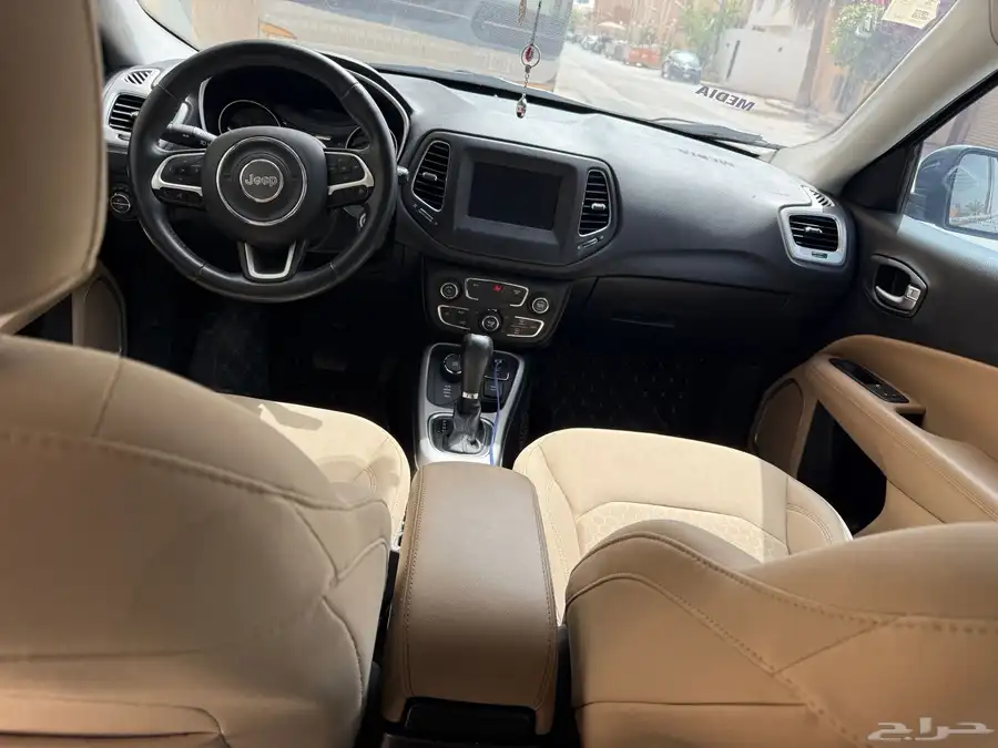 جيب كومبارس 2018 اسود 4x4 5