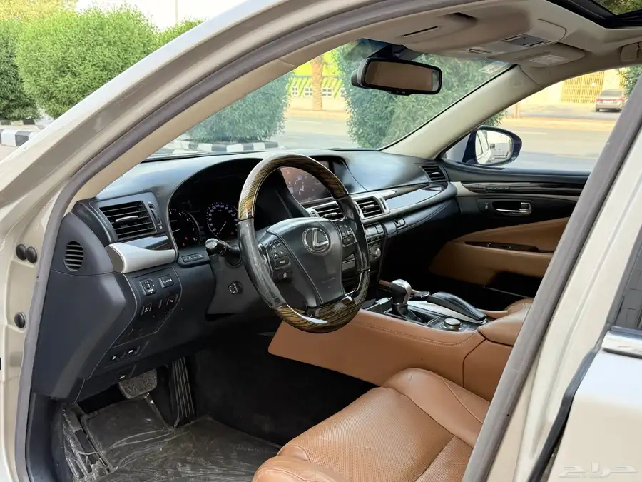 لكزس LS460 موديل 2013 9