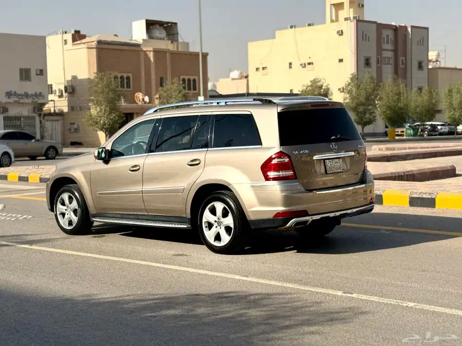 مرسيدس جيب GL450 class فل كامل بحالة الوكالة للبيع بسعر مغر 9